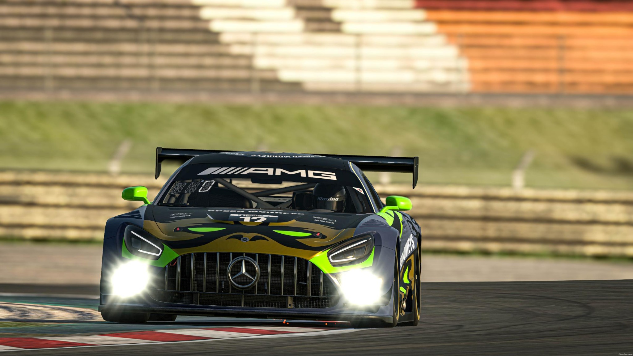 Speed-Monkeys-Mercedes-AMG GT3 auf der Strecke